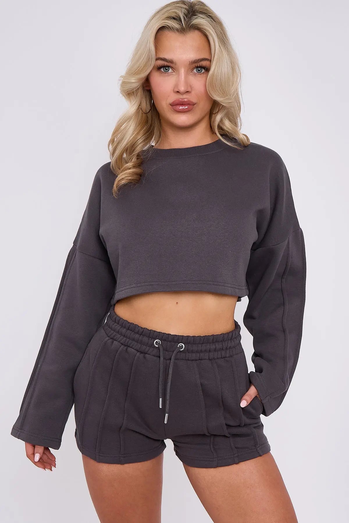 3 Seam Detail Round Neck Crop Top and Short Tracksuit Set CICAY