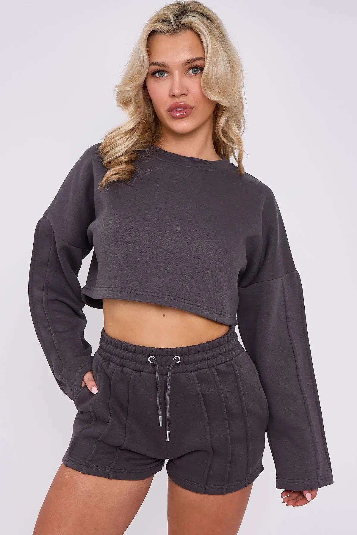 3 Seam Detail Round Neck Crop Top and Short Tracksuit Set CICAY